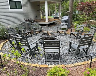 Modern Cottage In A Great Leland Location - Leland - Patio