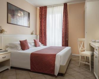 Hotel Mayer & Splendid - Wellness e Spa - Desenzano del Garda - Camera da letto