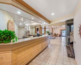 Quality Suites Moab near Arches National Park - מואב - דלפק קבלה