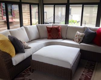 Cottage in the Woods - Holland - Living room