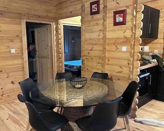 Maison charmante à Fougax-et-Barrineuf - Fougax-et-Barrineuf - Comedor