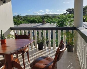 Spacious Holiday Home, Coral Coast Sigatoka. - Sigatoka - Balcony