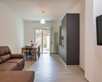 Terrace Flat in Santa Margherita by Wonderful Italy - Santa Margherita Ligure - Living room