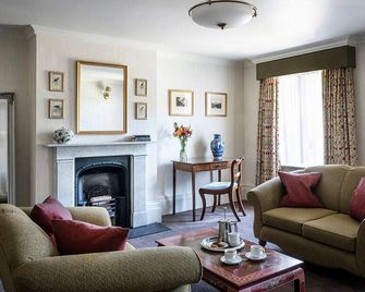 Audleys Wood Hotel - Basingstoke - Living room