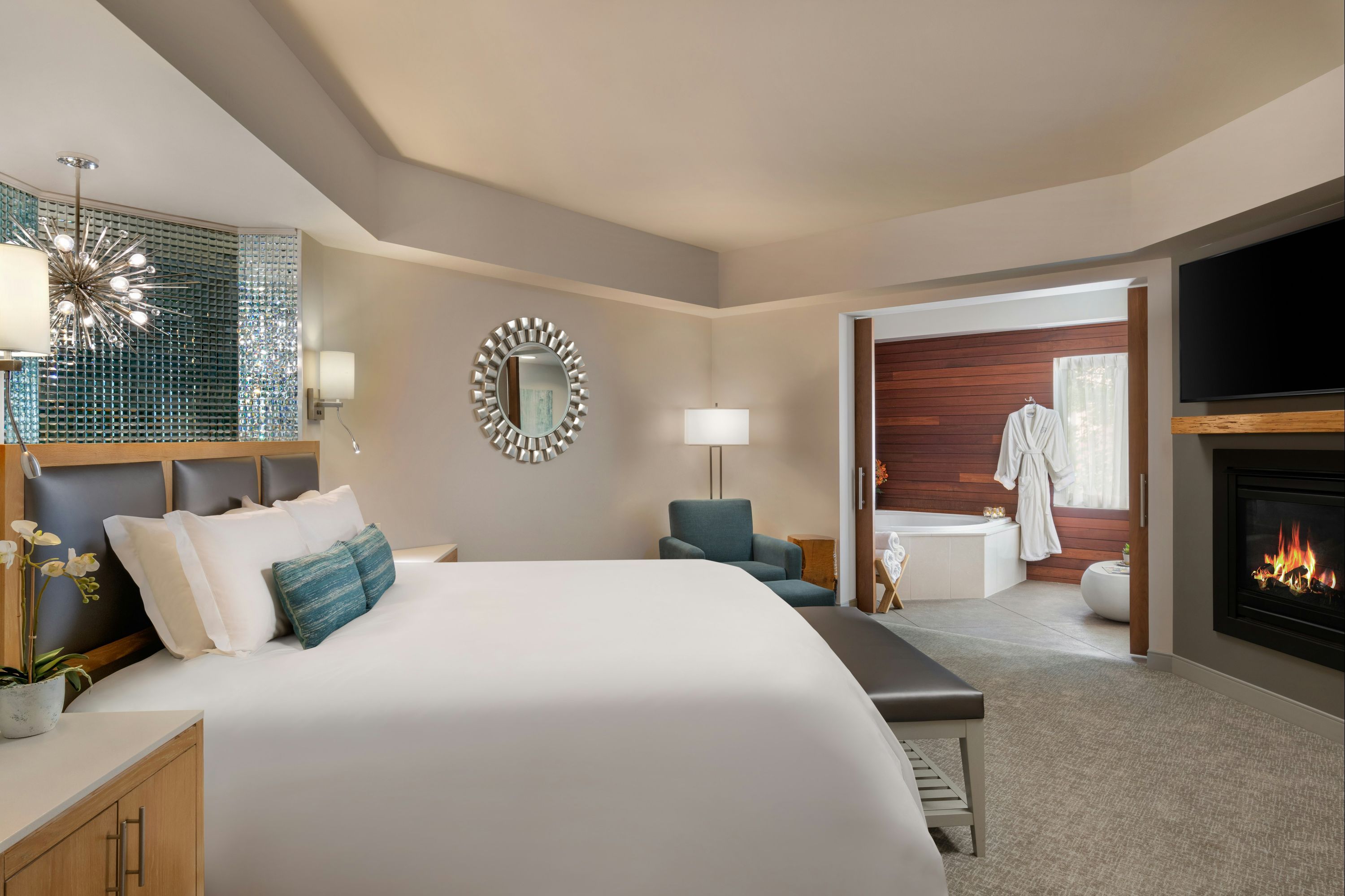 إن آت ذا فيفث - يوغين - غرفة نوم