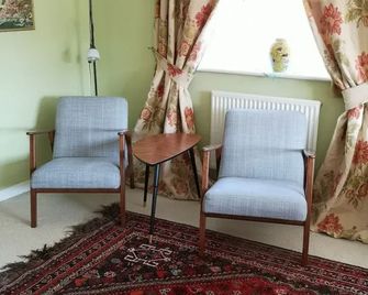 Upthedowns B&B - Sevenoaks - Living room