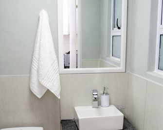 Cape Town Micro Apartments - Cape Town - Bathroom