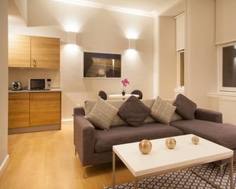 Premier Suites Plus Glasgow - Глазго - Вітальня