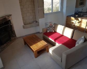 cottage in a beautiful nature setting - Lésigny - Sala de estar