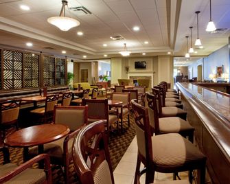 Holiday Inn Charlottesville-Univ Area By IHG - Charlottesville - Restaurant