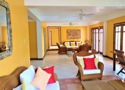Tobago Hibiscus Golf Villas & Appartments - Black Rock - Living room