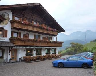 Gasthof Pizzeria Unterwirt - Collepietra/Steinegg - Gebouw