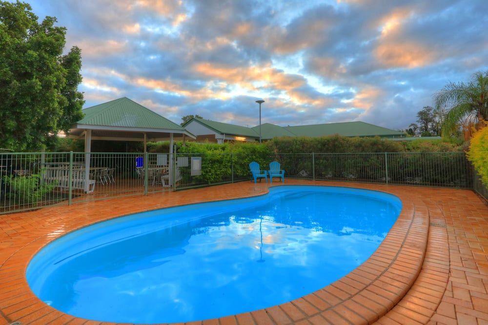 جاكاراندا كانتري موتل