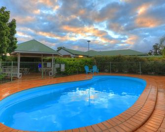 Jacaranda Country Motel - St George - Piscina