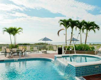Hampton Inn & Suites Ocean City/Bayfront-Convention Center - Ocean City - Piscina