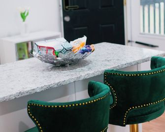 Cozy Nest Cottage - Kannapolis - Comedor