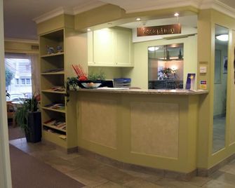 Hotel Sonne - Altstätten - Front desk