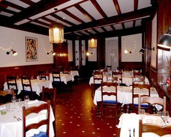 Hôtel du Commerce - Quintin - Restaurant