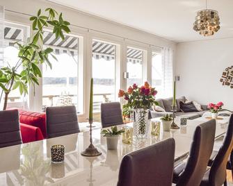 Cozy Home In Trosa With House Sea View - Trosa - Comedor