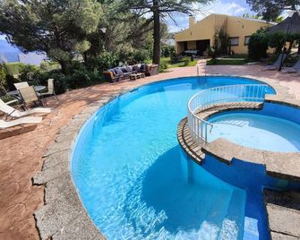 El Rincón de Gaia 8 personas, piscina, barbacoa, jardín privado - El Espinar - Pool