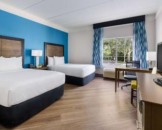 La Quinta Inn & Suites by Wyndham Tampa Brandon Regency Park - Brandon - Bedroom