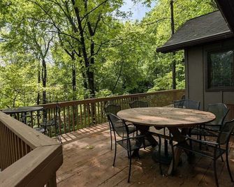 Williams House at Lake Junaluska -Spacious 5-Bedroom Family Retreat - Lake Junaluska - Balcony