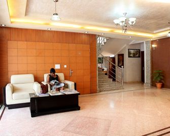 Indira International Inn - New Delhi - Aula