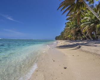 Lagoon Breeze Villas - Rarotonga - Beach