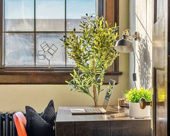 The Accountant - Sleeps 3 Guests - Dt Drumheller - Drumheller