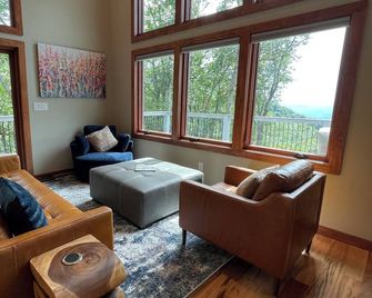 Wild Thing - Blowing Rock, Hot Tub, Big Views, New - Lenoir - Living room