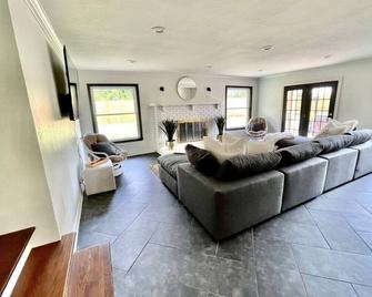 Mcnair Golf Front, Hot Tub, Poker Room, Ping Pong - Duncan - Huiskamer