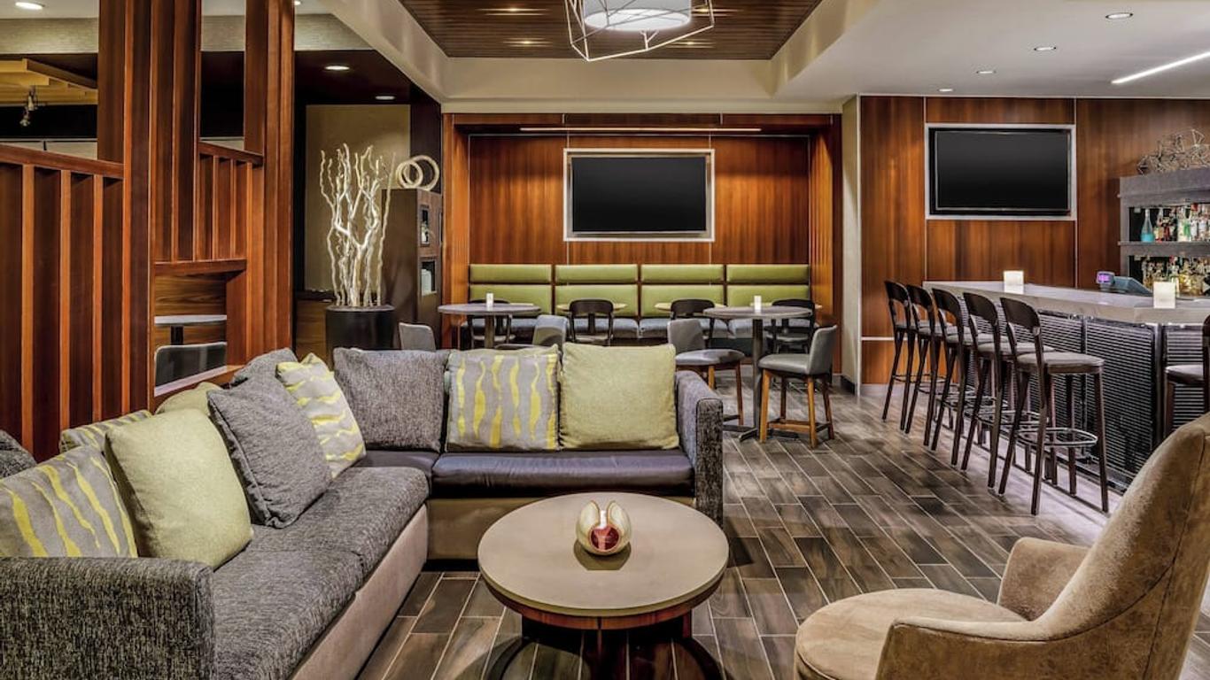 Courtyard by Marriott Charlotte City Center