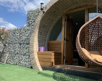 Cosy Escape Heated Luxury pod With hot tub - Sheerness - Budova