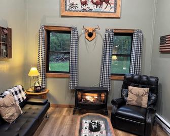 Cabin 2 miles from Dushore - Dushore - Sala de estar