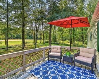 Hatfield Cabin w/ heated 2 stall garage on UTV trails w/ample parking! - Black River Falls - Binnenhof