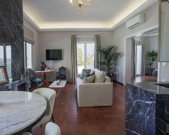 Pafsilipon Suites - Ermúpoli - Sala de estar