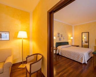Hotel Conte Verde - Montecchio Emilia - Bedroom