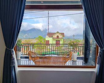 Khe Sanh Luxury Hotel - Huong Hoa - Balcón