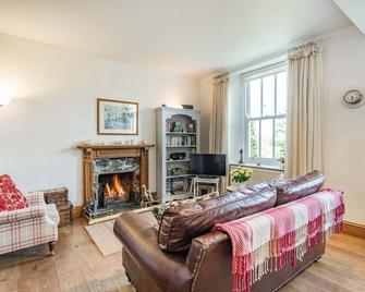 2 Beacon High - Grange-over-Sands - Living room