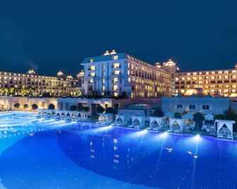 تيتانيك ديلوكس غولف بيليك - بيليك - غرفة نوم