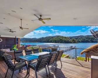 Tranquility with Spa & Jetty - Woy Woy - Balcony
