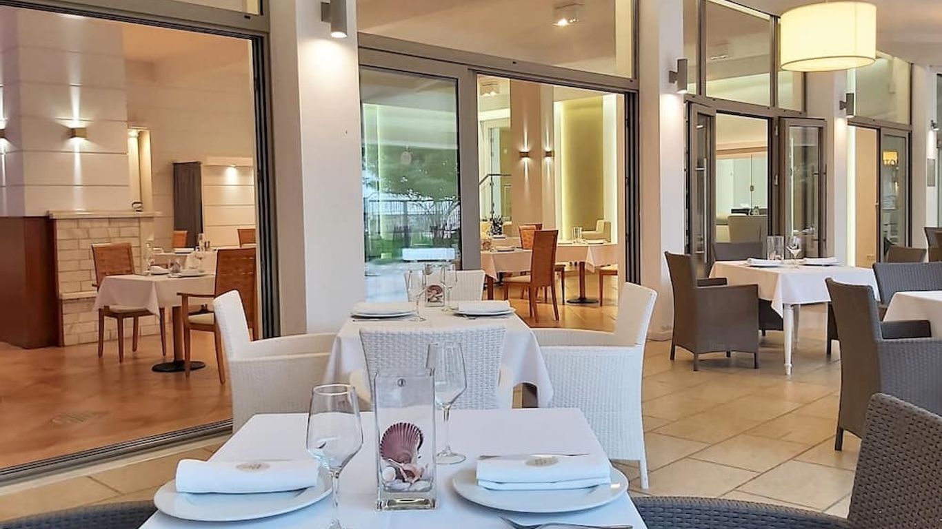 Akrogiali Exclusive Hotel (Adults Only)