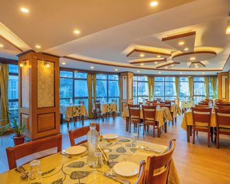 Yashshree Jai Hotel & Banquet - Darjeeling - Restaurant
