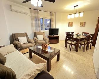 Pushe Torrenueva Beach & Tradition - Torrenueva - Sala de estar