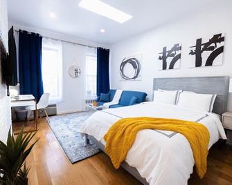 26-4A New Studio prime 20's W D Shared Courtyard - Nueva York - Habitación