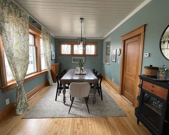 Elevated Vintage Downtown Victoria ~ The Heron House - Victoria - Sala de jantar