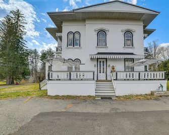 Quiet Owego Getaway Near Main Street and Riverwalk! - Owego - Gebouw