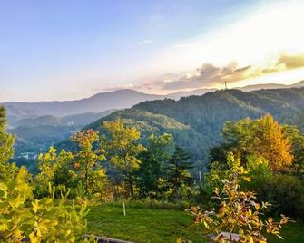 Magnificent Views from this Mountain Retreat! - Gatlinburg - Cảnh ngoài trời