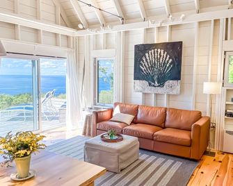 Oceanside Cottage with Stunning Views 3 min. to Beach, near Cabot Trail & Park - Margaree Harbour - Sala de estar