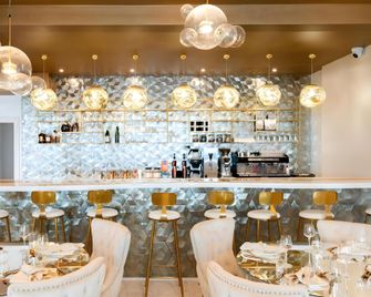 Premier Inn Newquay (Seafront) - Newquay - Bar